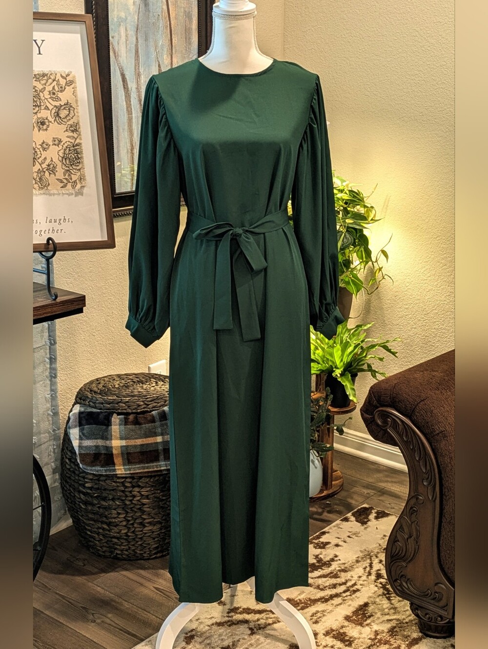 Elegant Forest Green Long Sleeve Tie-Waist Dress